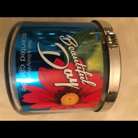 Other - Bath & Body Works Candle Beautiful Day